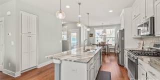 554 Amalfi Drive Gallery 9
