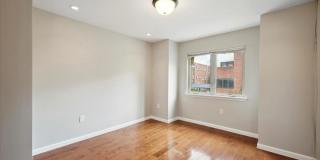 528 S 13TH Street Gallery 14