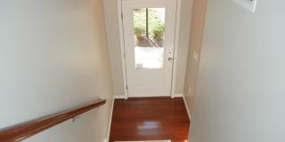 Gorgeous End Unit Garage Townhome In Brambleton for Rent! Gallery 3