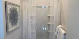 Upgraded 1 Bed/1 Bath Gallery 5
