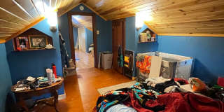 AVAILABLE JULY - 3 BEDROOM/1.5 BATHROOM HOME Gallery 21