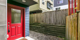 Cheery & Bright Columbia City Townhome Gallery 4