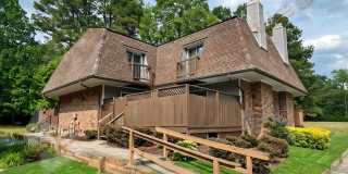 Beautiful 2 bedroom 2.5 bath Condo w/ Reserved Parking Space @ Finley Forest, Chapel Hill, Available Now! Beautiful 2 bedroom 2.5 bath Condo w/ Reserved Parking Space @ Finley Forest, Chapel Hill, Available Now! Gallery 1