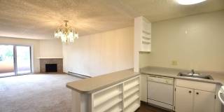 SHORT TERM RENTAL FOR SPRING 2026! 3 Bedroom, 2 Bathroom Penthouse Condo Gallery 23