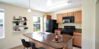 Diamond Pointe Apartments Gallery 1