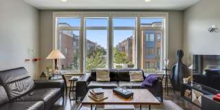 GREAT LOCATION!! Stunning 3BD/3.5BA luxury 4-level townhouse! Gallery 10