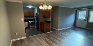 Beautiful 2 Bedroom 1 Bath Condo Conveniently Located Gallery 4