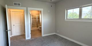 Secure, Stylish & Convenient – 2 Bed Condo in Loveland Gallery 14