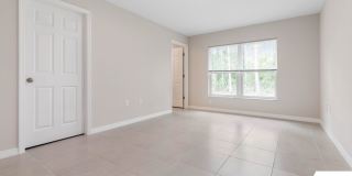 LIKE NEW 3/2/1 TOWNHOUSE IN BEAUTIFUL SEMINOLE WOODS Gallery 18