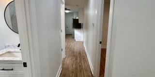 2822 Hamlin Gallery 6