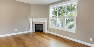 Location, Location, Location! Beautiful 3 Bedroom Townhome in First Addition!!!! Location, Location, Location! Beautiful 3 Bedroom Townhome in First Addition!!!! Gallery 4
