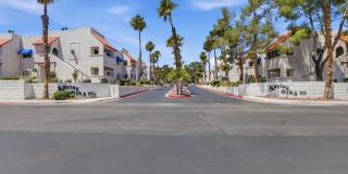 Upgraded 2 bedroom 2 bath upstairs condo Gallery 52