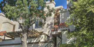 Very nice 2 bed / 2.5 bath / 1,185 sqft Walnut Creek Townhouse in desirable Main Chance Estates Development available now for lease! Gallery 3