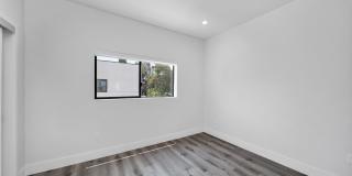 11522 Emelita Street Gallery 64