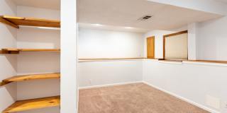 4 Bed home in Olathe- Quick access to I-35 Gallery 32