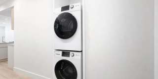 242 6th Street Gallery 7