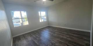 2661 Commercial Street Gallery 11