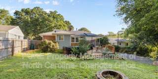 1638 Academy St Gallery 25