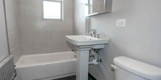 1601-15 W Berteau Gallery 7