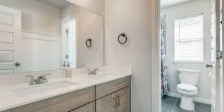 Beautiful Modern 2 story home! Gallery 19