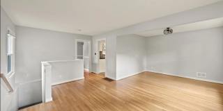 Charming Cottage in First Addition in Lake Oswego! Gallery 9