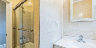 Spacious & Updated Grays Ferry Rowhome Near Parks and Center City — Accepting ALL PHA voucher holders Gallery 23