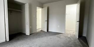 Quincy Village Apartments Gallery 10