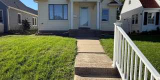 Spacious 4 Bedroom Home with Private Backyard & Garage! – 2950 Arlington Ave., Davenport, IA 52803 Gallery 1