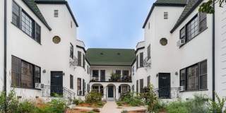 This spacious & bright studio apartment located in the popular Los Feliz neighborhood of Los Angeles is now available! Gallery 1