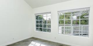 Remodeled 3 Bed Penthouse Condo Gallery 9