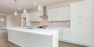 Beautiful 3BR 2.5BA Townhome w/ Full Appliance Kitchen • Garage Parking • Ultra-Modern Gallery 6