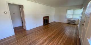 Four Bedroom Two Bath House - Great Location! Gallery 11