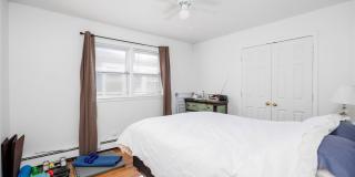 552 E Walnut Street Gallery 7