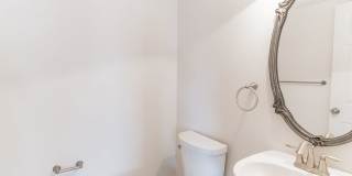 Lovely Townhome Conveniently Located! Gallery 7