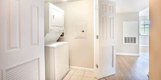 Virginia Square Gallery 27