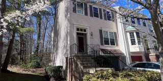 BURKE CENTER - BEAUTIFULLY UPDATED 3 LEVEL TOWNHOUSE WITH GARAGE Gallery 1
