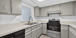 Pierce Beach Premier Apartments at Woodland Condominium Gallery 6