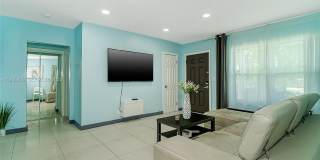 216 SW 6th St Gallery 11