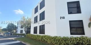 210 Lake Pointe Dr Gallery 1