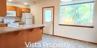 2 Bedroom 2.5 bath BIG Townhouse with garage - minutes from JBLM East Gate Gallery 36