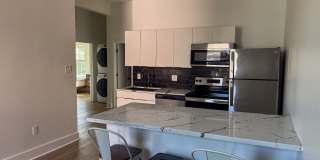 4 Bed / 2 Bath University Area Apartment Gallery 5