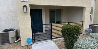AMERICANA Property Mgmt - Beautiful  gated 3 beds, 2 story Townhouse near NLV Airport Gallery 1