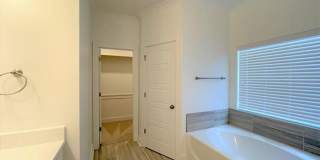 3 Bedroom With a Bonus Room In Central School District! Gallery 6