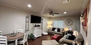 Spacious 2 Bed/2.5 Bath Condo in Gateway Villas! Gallery 4