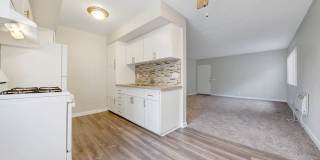 Sunset Square Gallery 18