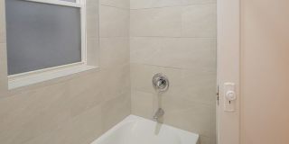 4500-06 N. Ashland / 1606-14 W. Sunnyside Gallery 36