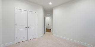 43421 FARRINGDON SQ Gallery 36