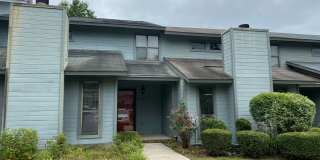 2 BR/ 2.5 BA townhome off Bobby Jones Gallery 1