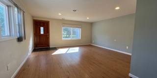 Centrally located One bedroom, One bath house | Available Now Gallery 7