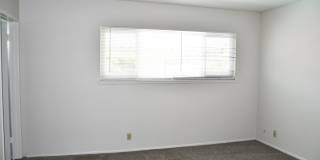522 East Collins Gallery 50